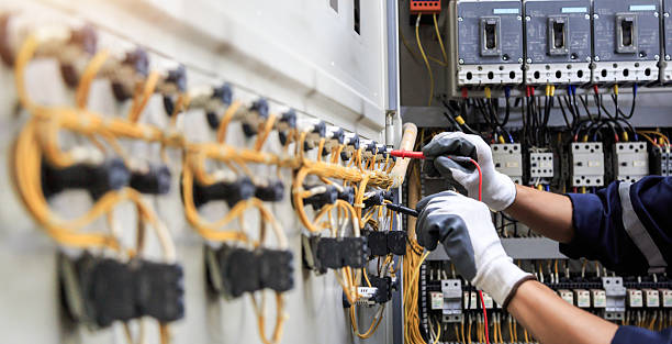 Professional Electrician technician working in Kensington, MD